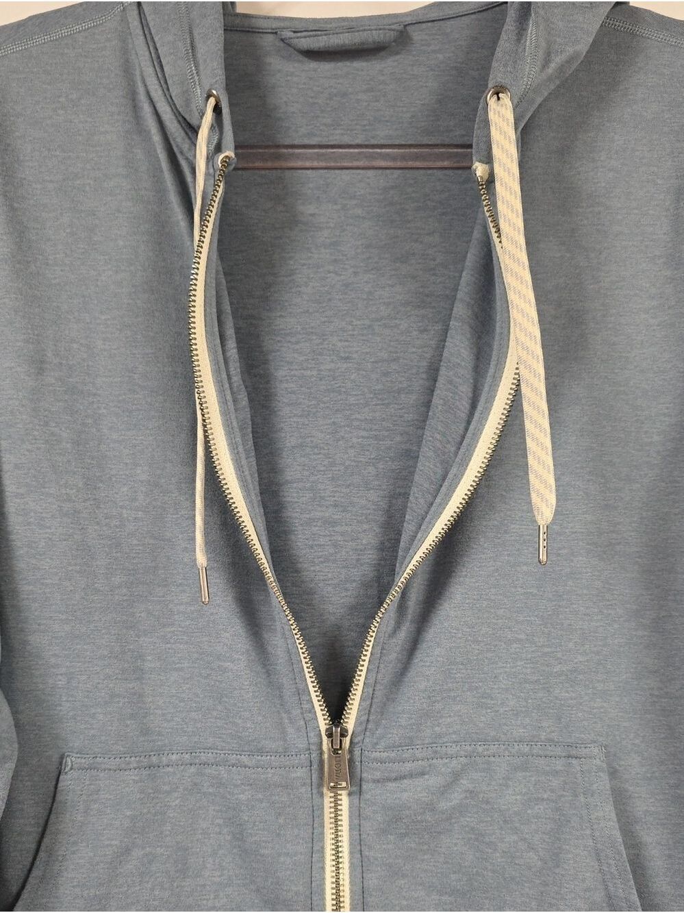 Vuori Women's Halo 2.0 Performance Hoodie, Heathered Blue, Size Medium - Picture 3 of 8